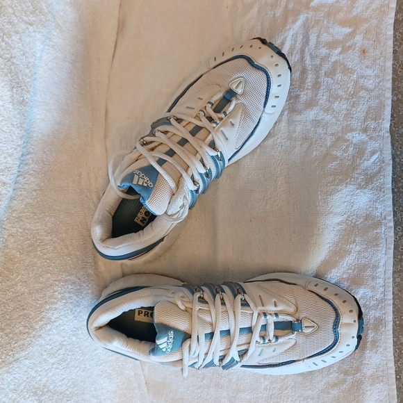 Adidas Classic Cross Training/Running Shoe NEW- Sz. 8.5 - Picture 5 of 14